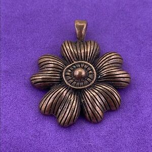 💛 Copper Flower Pendant Necklace